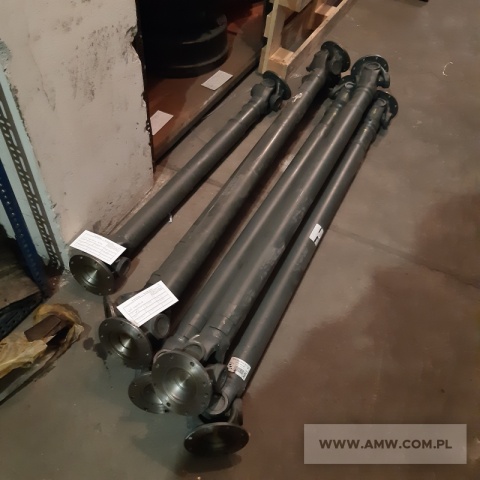 Części zamienne do samochodu STAR 200 - pakiet zawierający 2 poz. asort., w tym: wał napędowy 24-705-3-000 - 5 szt., wał napędowy z podporą 24-771-3-005 - 3 szt. 